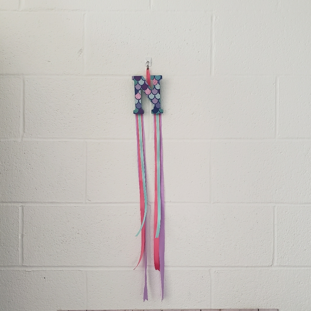 Mermaid 'N' Bow Holder